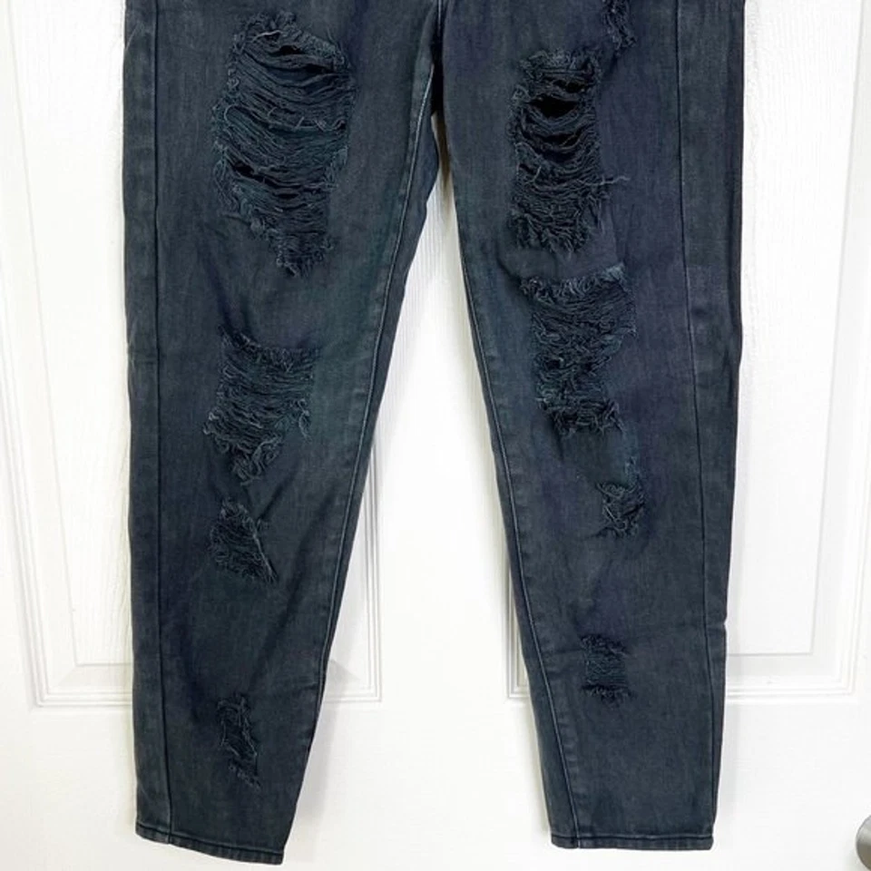 Женские укороченные джинсы Brandy Melville состаренные Boyfriend стирка черные размер 26 - Изображение 3 из 4