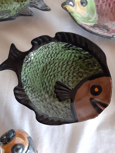 Handmade Vintage 12 Ceramic Sushi or Fish bone Plates And Salt & Pepper - Picture 7 of 10