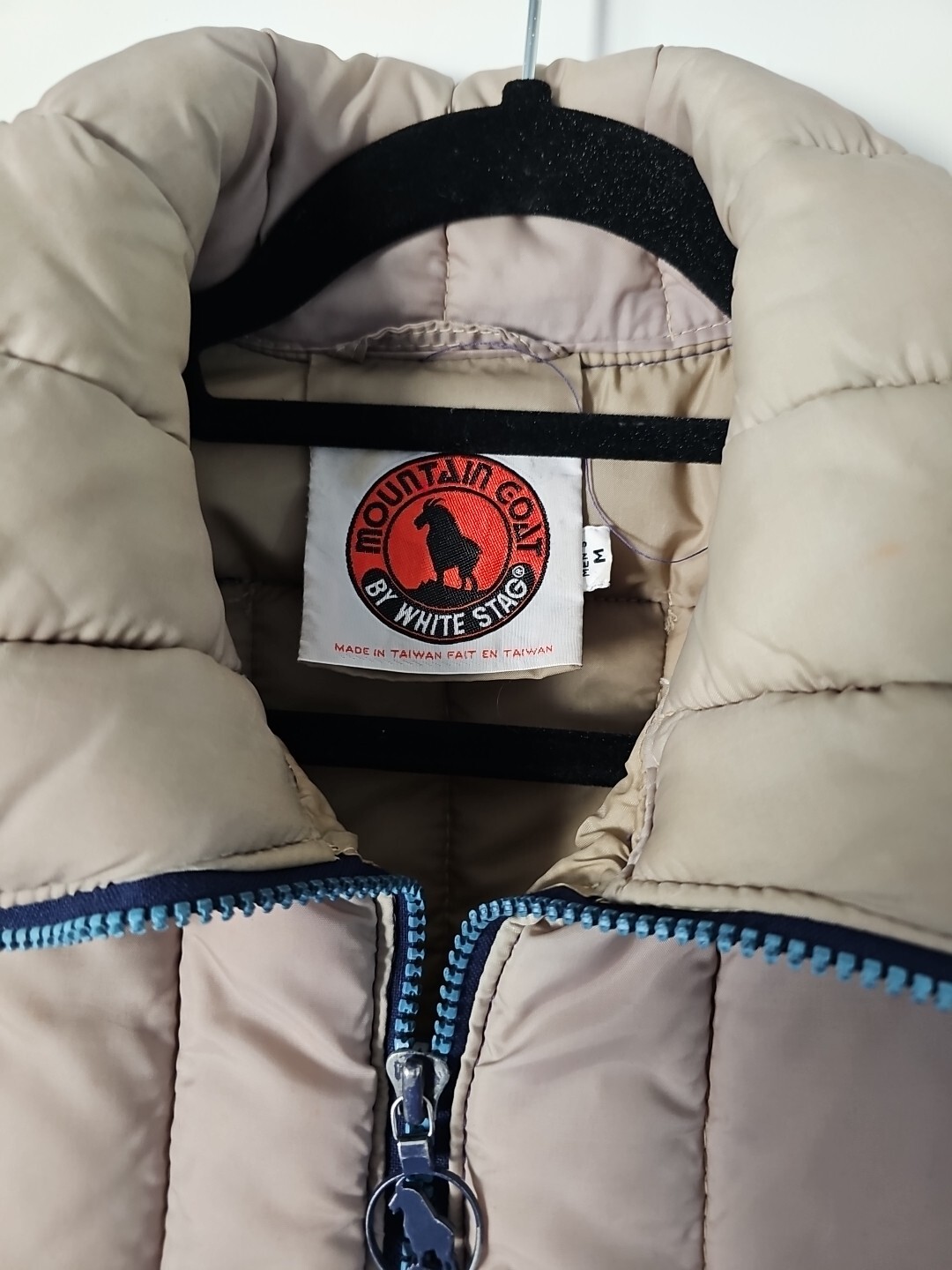 Vintage 80s Mountain Goat White Stag Down Puffer Retro Jacket, Men’s