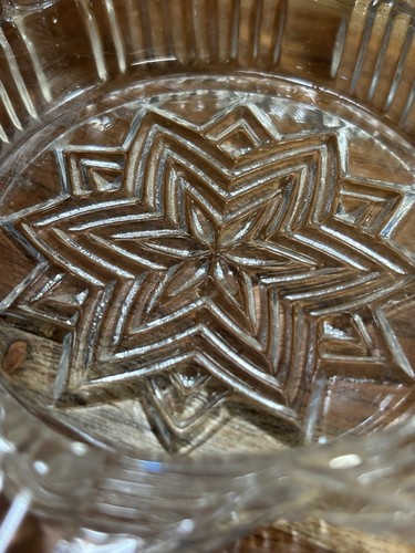 Vintage 6-Lobed Star Shaped Clear Glass Ashtray with Star-in Star Design 4.75” - Picture 4 of 4