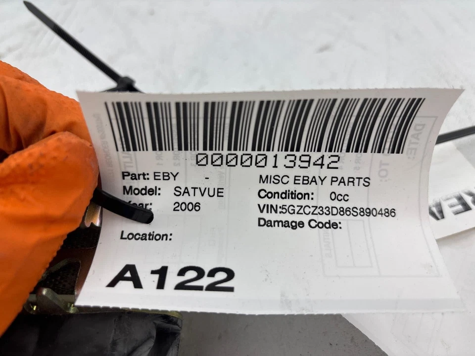 Оригинальный задний левый ремень безопасности 2006 Saturn Vue - Изображение 3 из 4