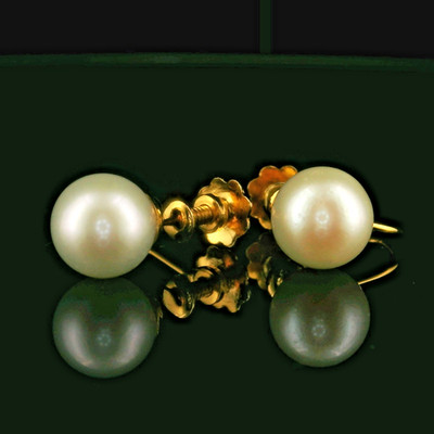 Classic 9ct Yellow Gold Pearl Earrings Screw Back 7.5 8mm Fine Studs 2.1g