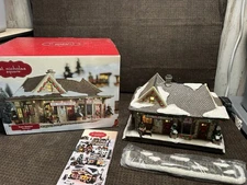 2008 St Nicholas Square Village Collection SNS Train Station Lighted Illuminated