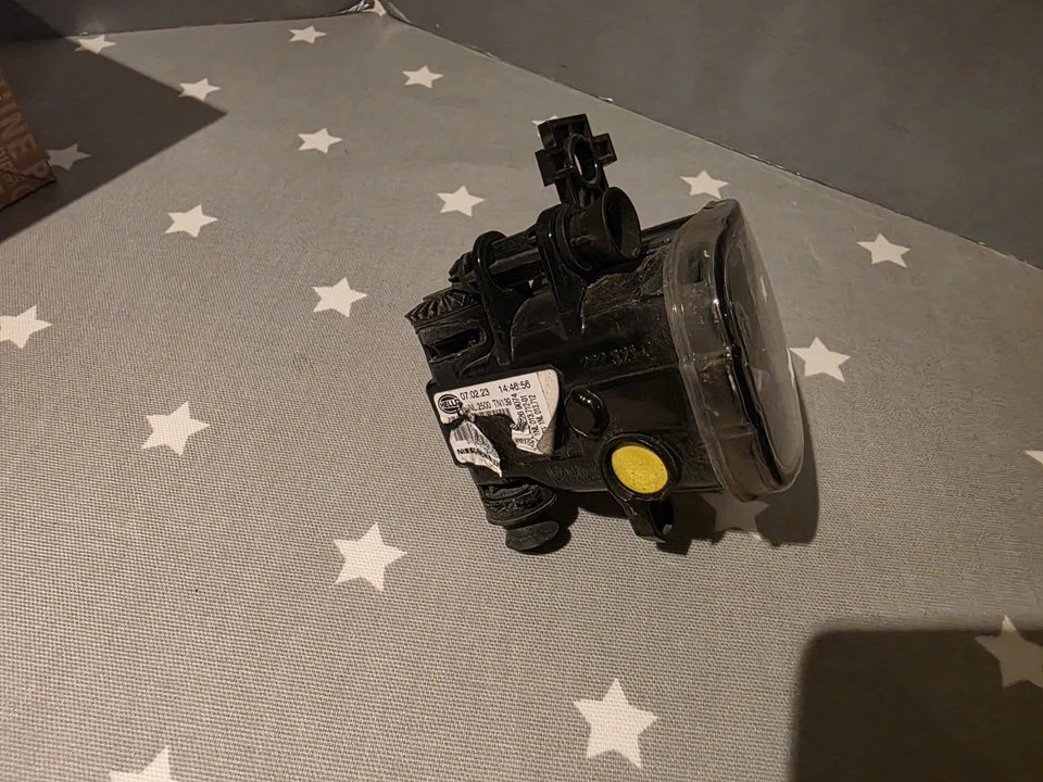 LUZ ANTINIEBLA LED DELANTERA IZQUIERDA ORIGINAL RENAULT TRAFFIC, CLIO, ZOE MEGANE 261550862R Foto 4 de 4