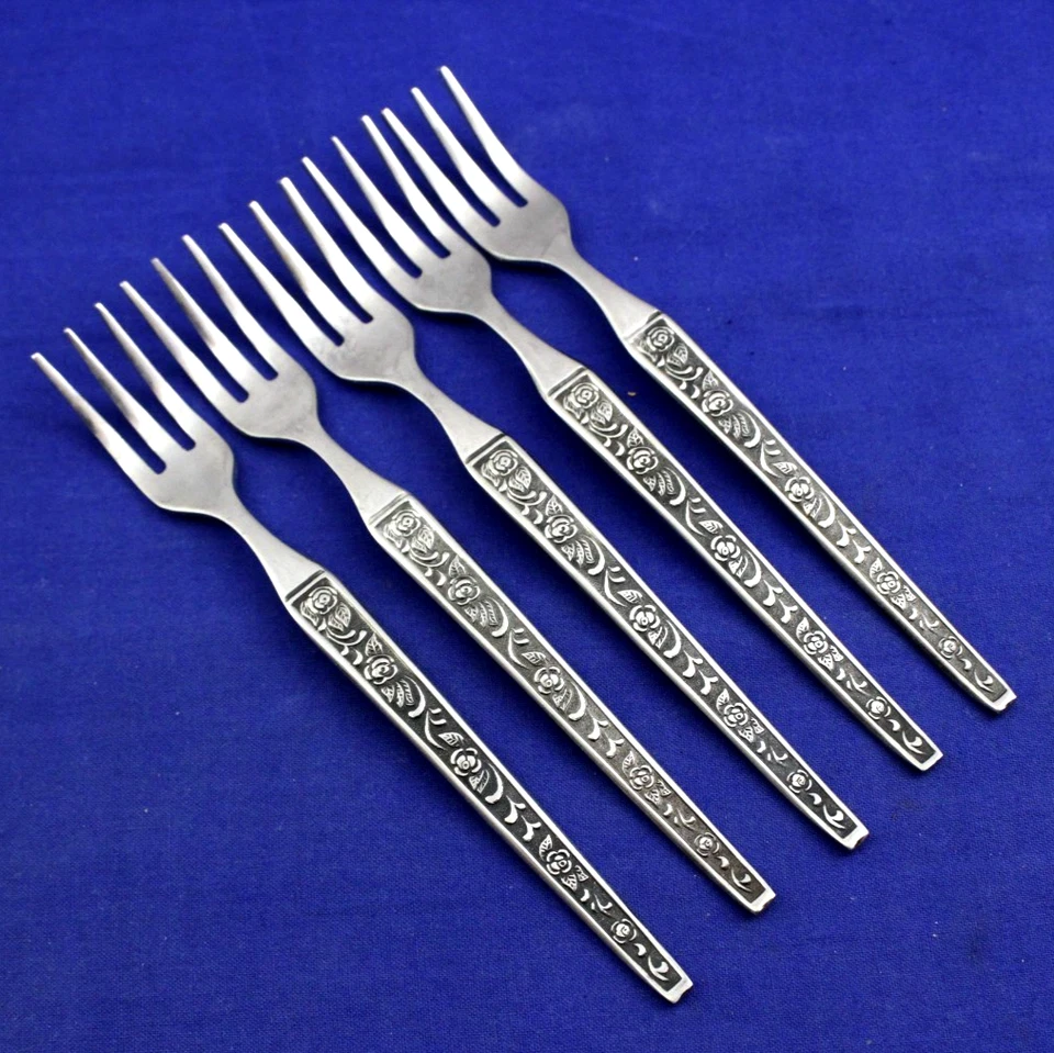 5 COCKTAIL FORKS, OXH137 OXFORD HALL  STAINLESS  ROSES 5-7/8" MID CENTURY MODERN - Image 2 of 4