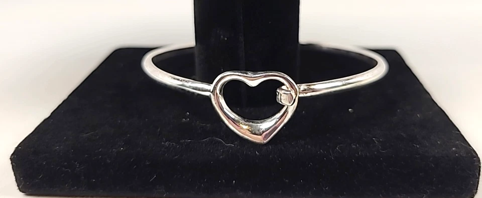 Brazalete Brazalete Love Heart Sin Piedra Tensión con Bisagras Plata de Ley 925 Pequeño/Mediano 7" Foto 2 de 4