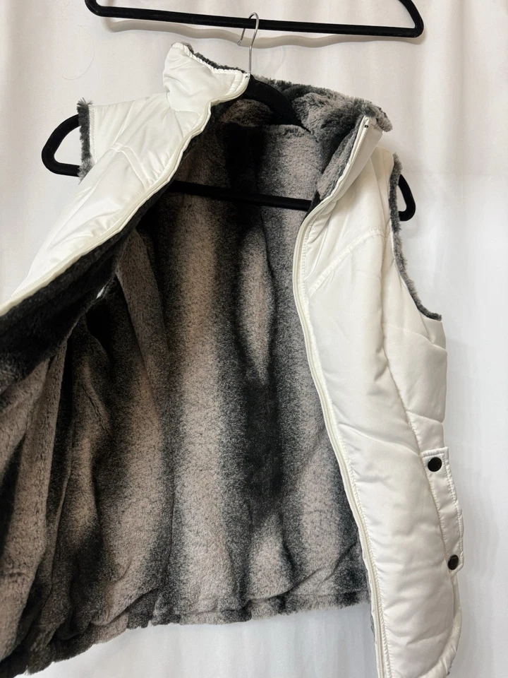 Valerie Stevens White Puffer Vest Faux Fur Lined Quilted Front Zip Winter Small - Image 4 of 4