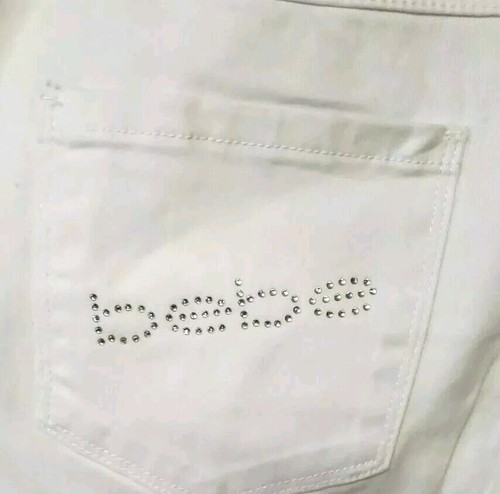 NWT Woman BEBE White JEAN SHORTS Size 32 Silver Beaded Back Pocket $59.00