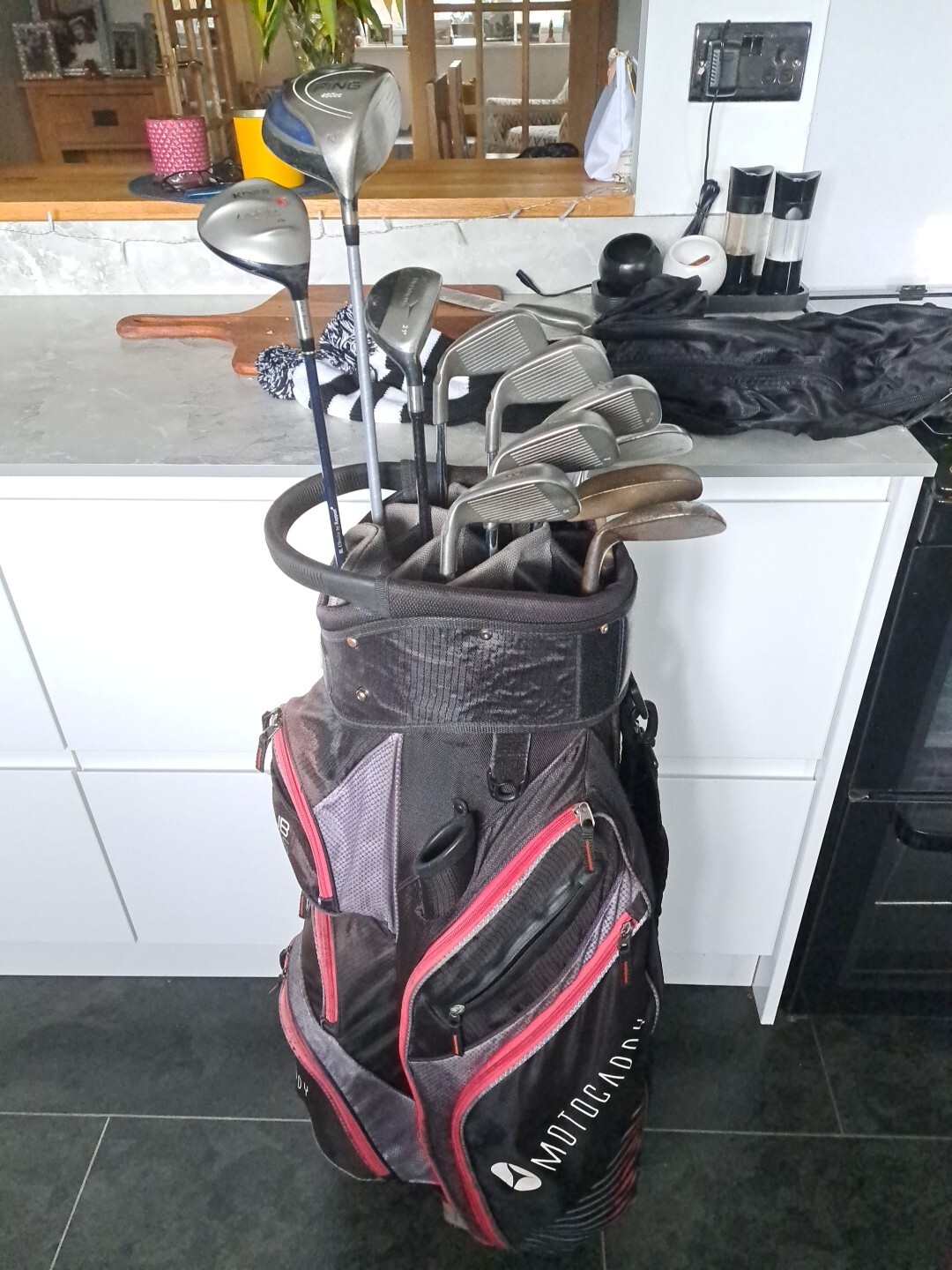FULL SET OF MENS PING GOLF CLUBS, PING i5 BLACK DOT IRONS, RIGHT HANDED