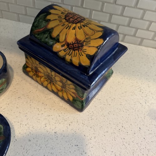Vintage, Signed Hand Painted Majolica Bathroom Set - Picture 4 of 12