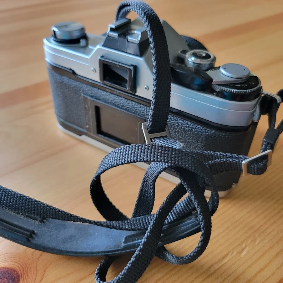 Cámara fotográfica Canon AT-1 35 mm SLR + lente macro FD 28 mm f/2,8 - de colección sin probar Foto 4 de 4