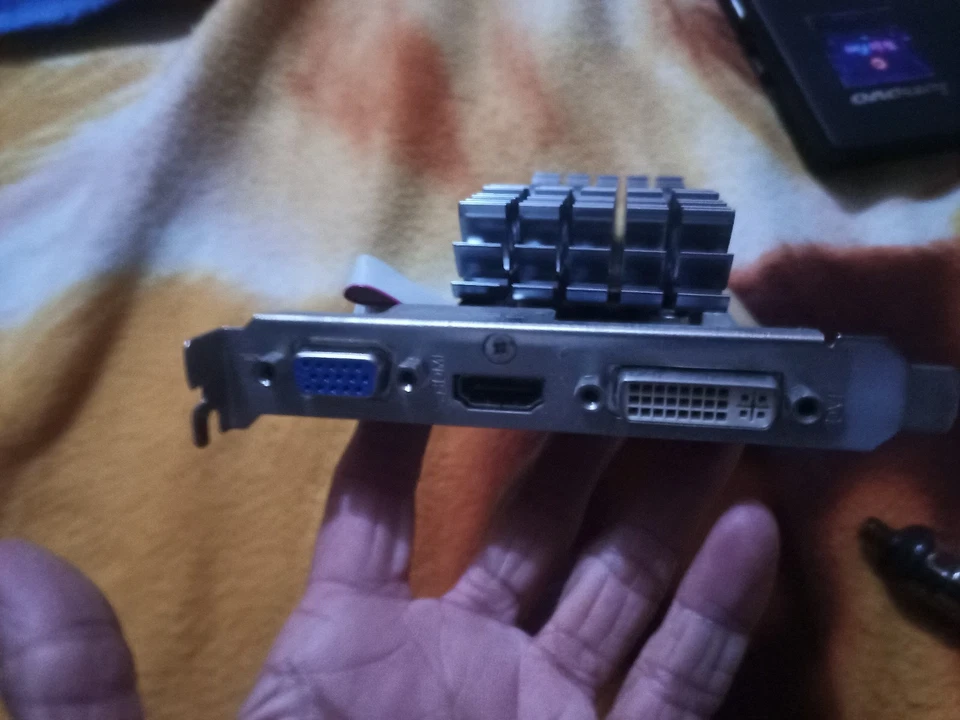 Scheda Video Grafica Nvidia GeForce 210 PCI 1GB HDMI DDR3 - Immagine 3 di 4