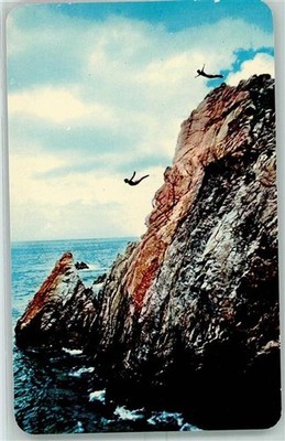 10571896 - Klippenspringer El Clavadista en Acapulco Gro. Mexico AK Schwimmen