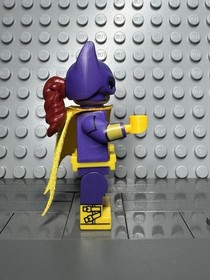 LEGO Batgirl minifigure ( 70906, 70902, 70917 ) Dark Purple Suit, Yellow Cape