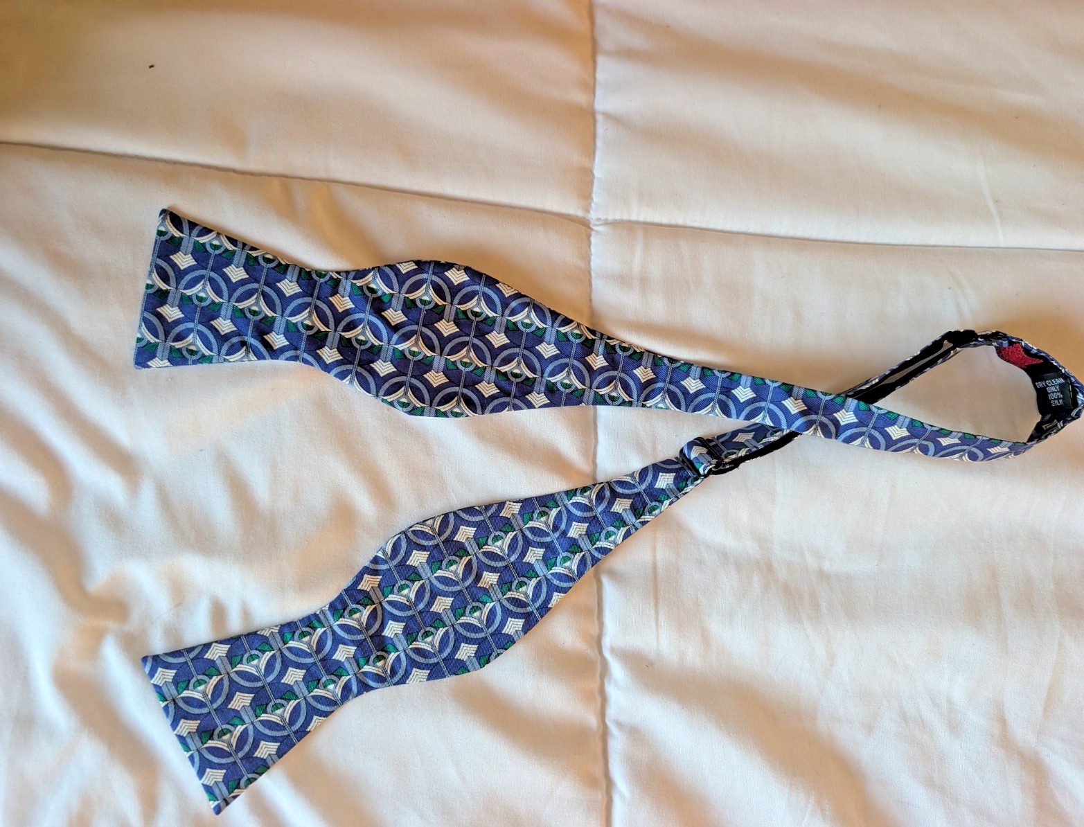 Frank Lloyd Wright Collection bowtie Multi-Colore… - image 1