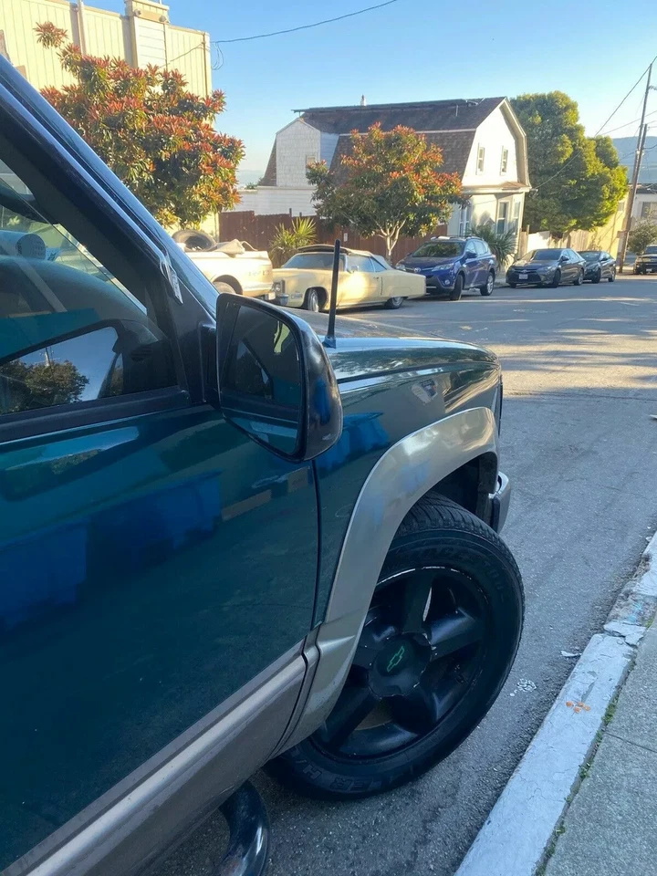 Mástil de antena negro corto de 6 3/4" radio AM/FM para Chevrolet Tahoe 1992-2006 Foto 3 de 4