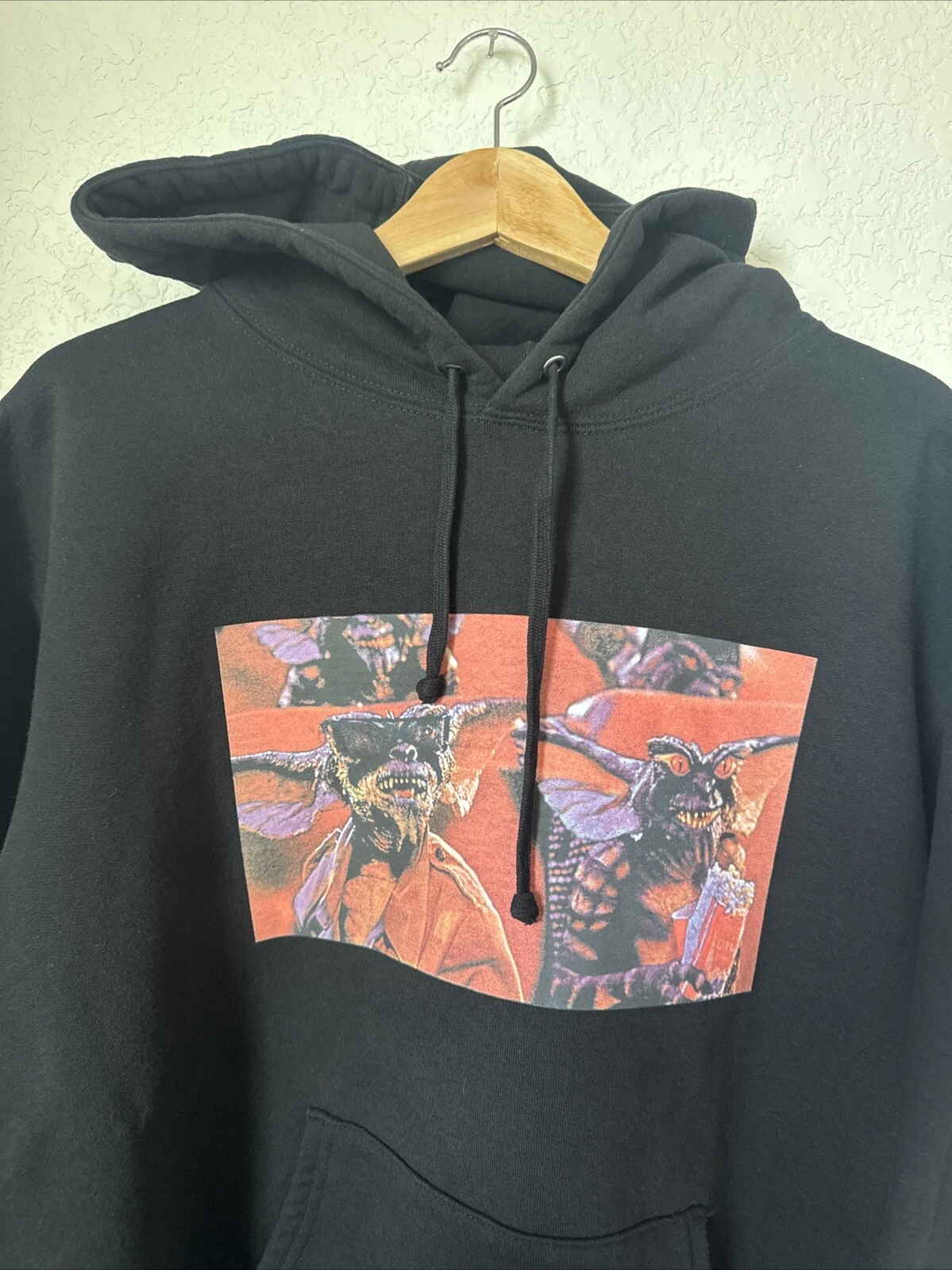 Felpa con cappuccio Supreme Gremlins nera L usata! Felpa con cappuccio Gremlins 2!