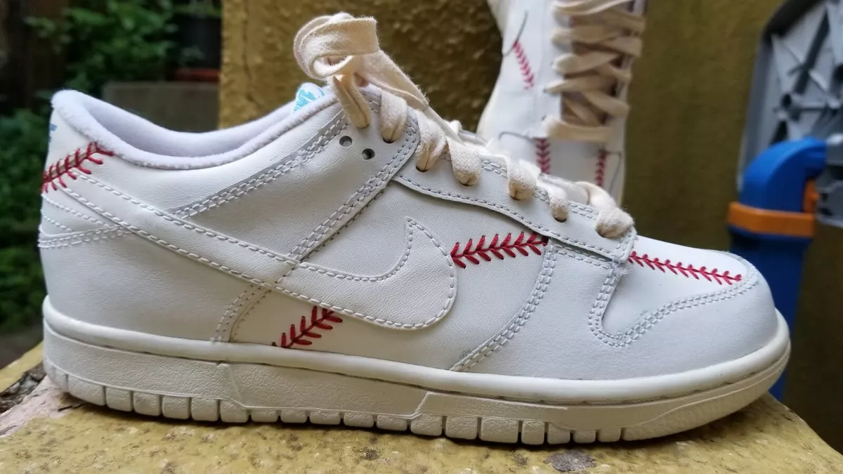 Baseball outlet stitching shoes