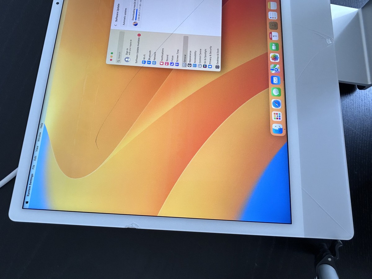 Apple iMac 24 Apple iMac 24