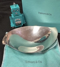Tiffany&Co Sterling Silver Bowl Faneuil Trinket Bowl Mid-Century w Pouch and Box