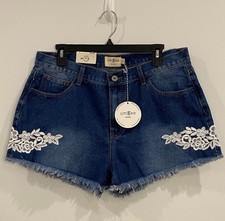 Womens Umgee Denim Shorts With White Embroidery Size 9 juniors NWT