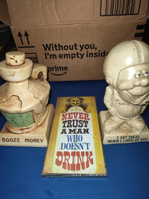 Wallace Berries-Paula Mancave 1 BANK 1 Figurine and 1 rare sign 1970s