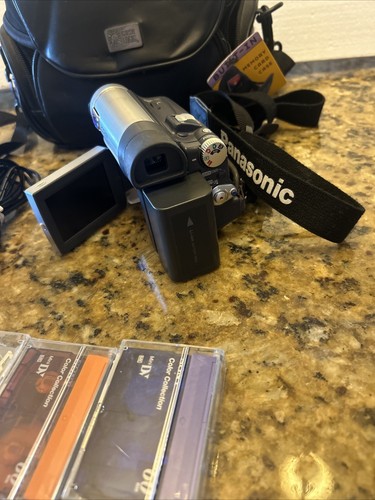 PANASONIC HANDYCAM PV-GS15 800x DIGITAL ZOOM CAMCORDER CAMERA WITH CARRYING CASE - Picture 4 of 9