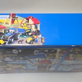 LEGO CITY FARM # 7637 NEW SEALED IN BOX 609 PIECES 2009 TRACTOR ANIMALS