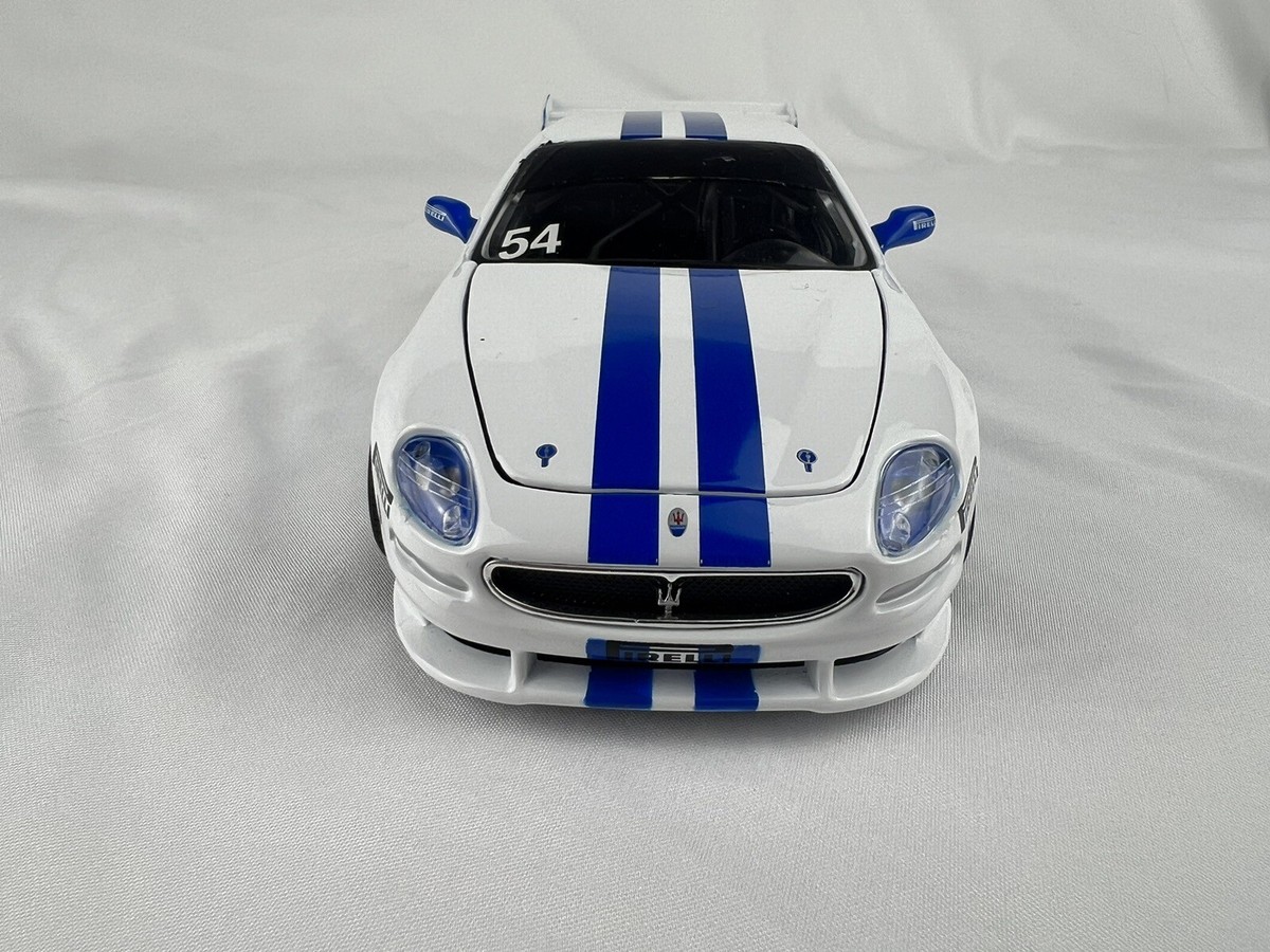 BURAGO Die Cast Maserati Trofeo 1:24 Scale White W/Blue