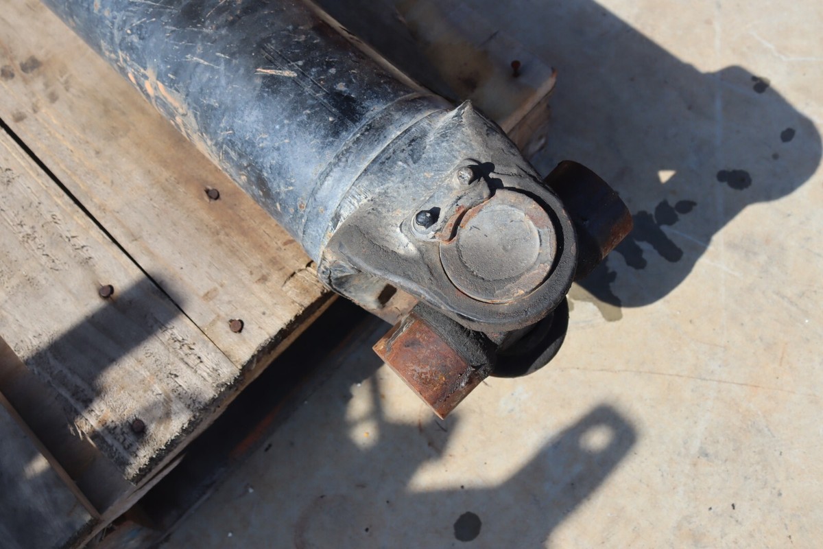 2013-2018 MACK CXU613 MAIN DRIVE SHAFT AFTER TRANY ABOUT 67