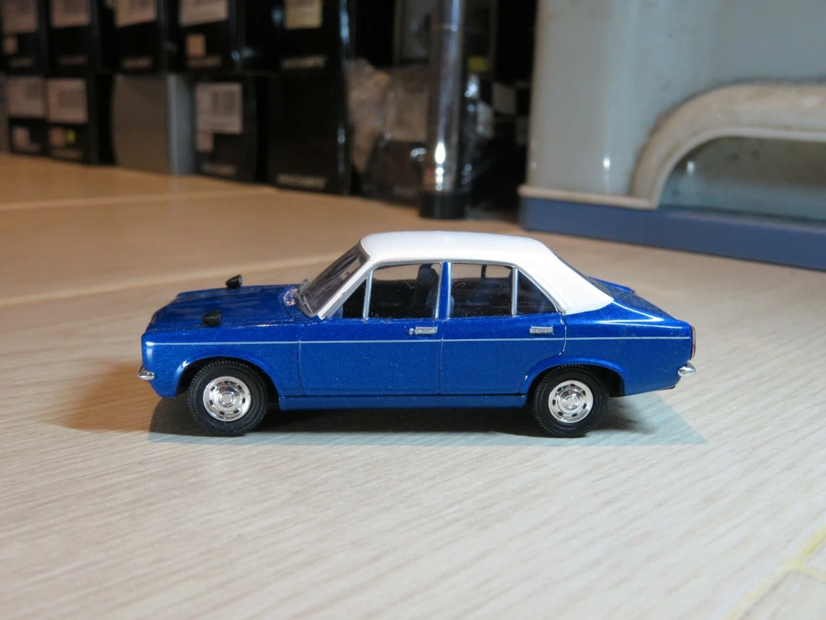 1 43 Vanguards Hillman Avenger diecast