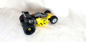 LEGO &reg; Racer 8490 desert hopper with pull-back motor