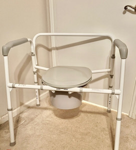 Safety Adult Bedside Commode Chair Potty Toilet Seat Folding Bathroom Medical US