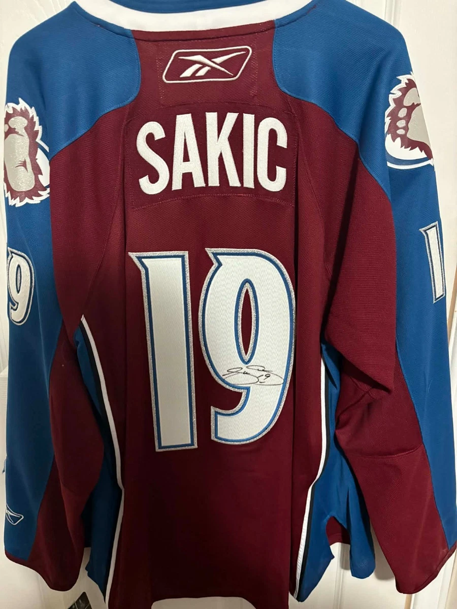 Joe Sakic Colorado Avalanche Hockey NHL Original Autographed