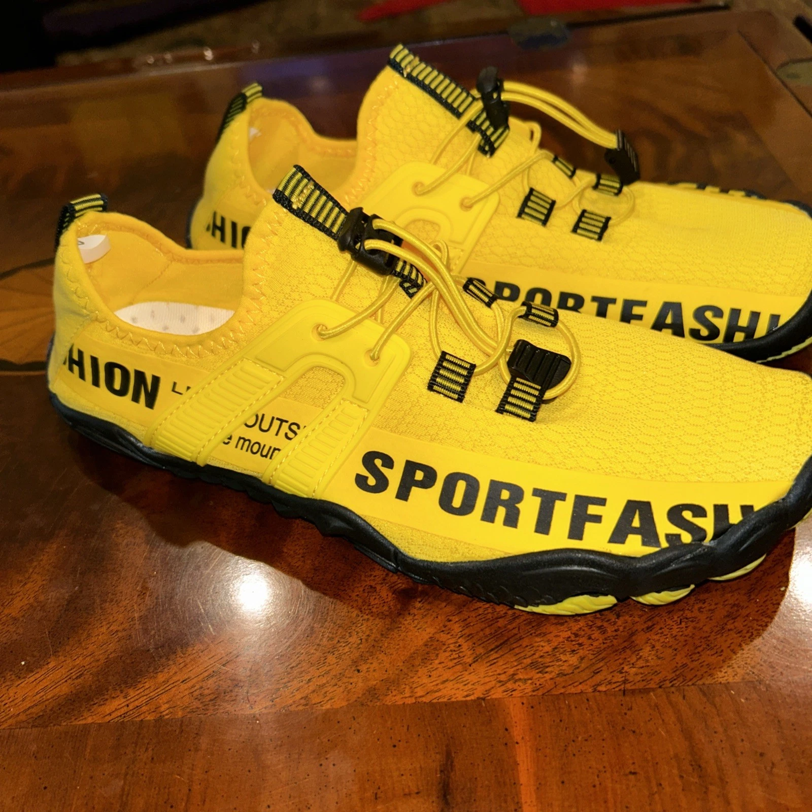 NEW! Men’s Lightweight Mesh Water Sports Sneakers. Beach Fishing Casual Size 8
