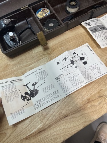 Vintage Berkley 4201A Spinning Reel With Original Plastic Box & Manuals - Picture 10 of 23