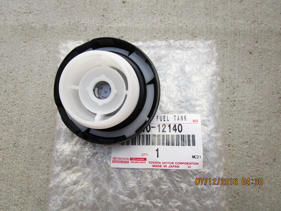 90 - 99 LEXUS LS400 BASE 4D SEDAN FUEL GAS TANK CAP ASSEMBLY OEM BRAND NEW - Image 2 of 2