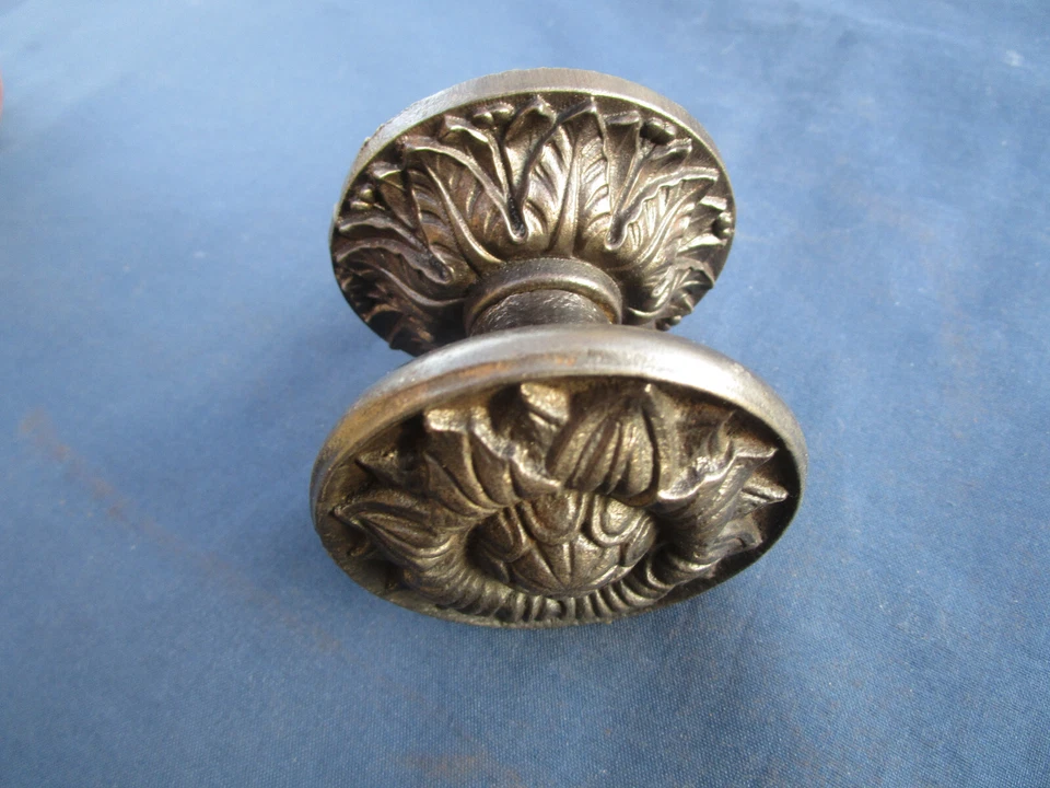 Poignée rosace ronde fixe ancienne fonte décoré Diamètre 6,2 cm porte d'entrée - Photo 2/4
