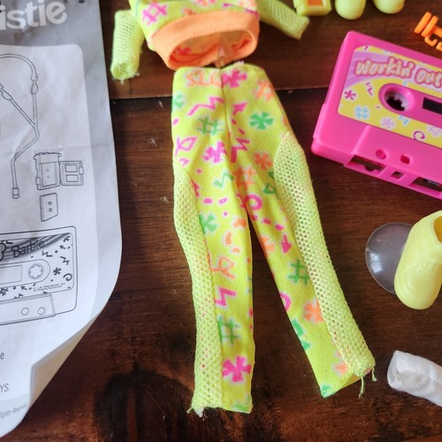 Barbie Work Out Outfit Bodysuit Cassette 1980s Neon Yellow  Barbells - Picture 8 of 8