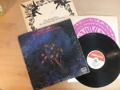 The Moody Blues - On The Threshold Of A Dream  DES 18025  Booklet  LP Vinyl   vg