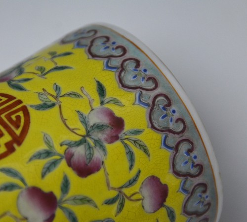 Imperial Chinese Qing Tongzhi MK Fencai Longevity Chestnut Form Porcelain Vase - Picture 6 of 12