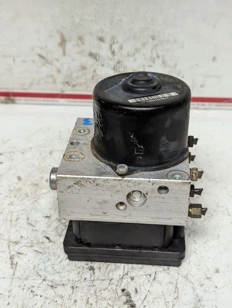 Conjunto de bomba de freno antibloqueo Nissan Frontier 2005-2009 ABS 4x4 cabina AT 5-9 OEM Foto 3 de 4