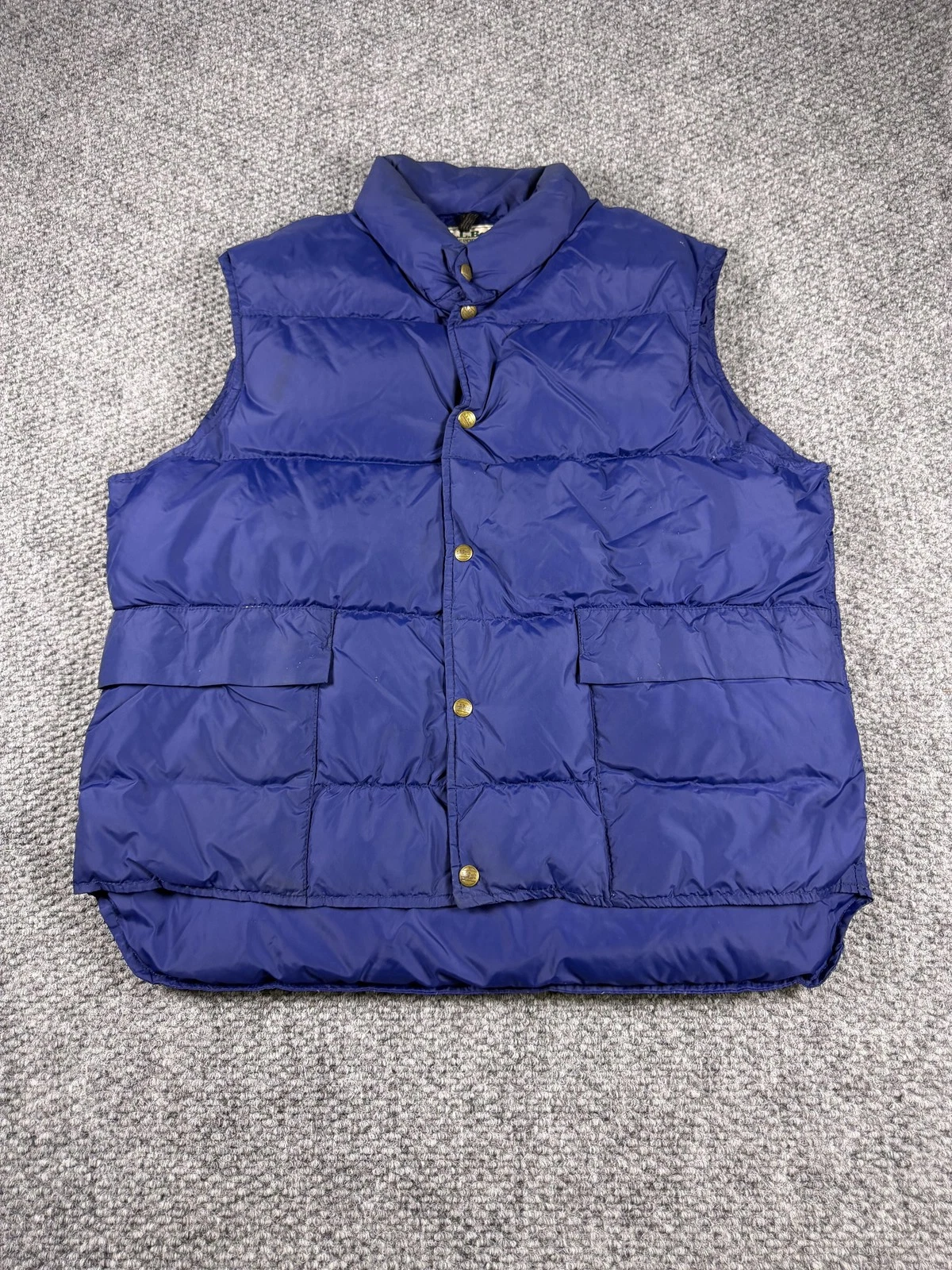 L.L. Bean Goose Down Puffer Vest Mens Large Blue Snap Front Insulated Made USA
Opens in a new window