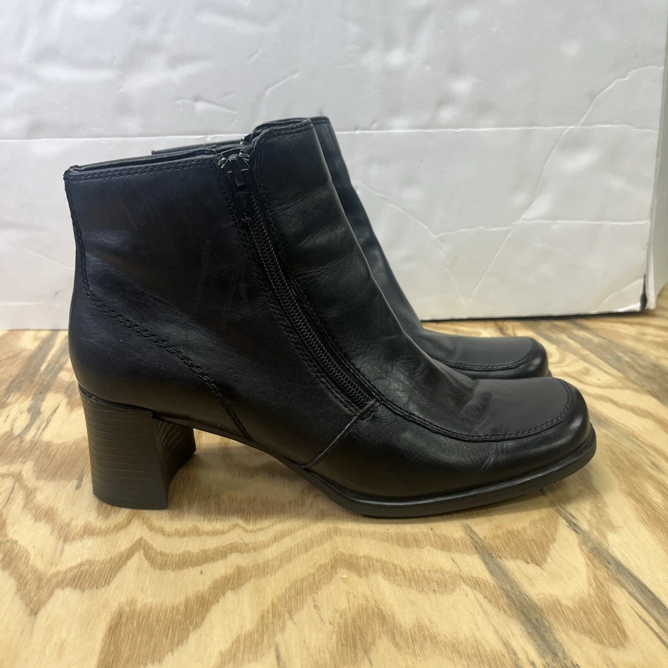 Botas femininas Covington Chunky Y2K couro preto biqueira quadrada salto bloco tamanho 9M - Imagem 2 de 4