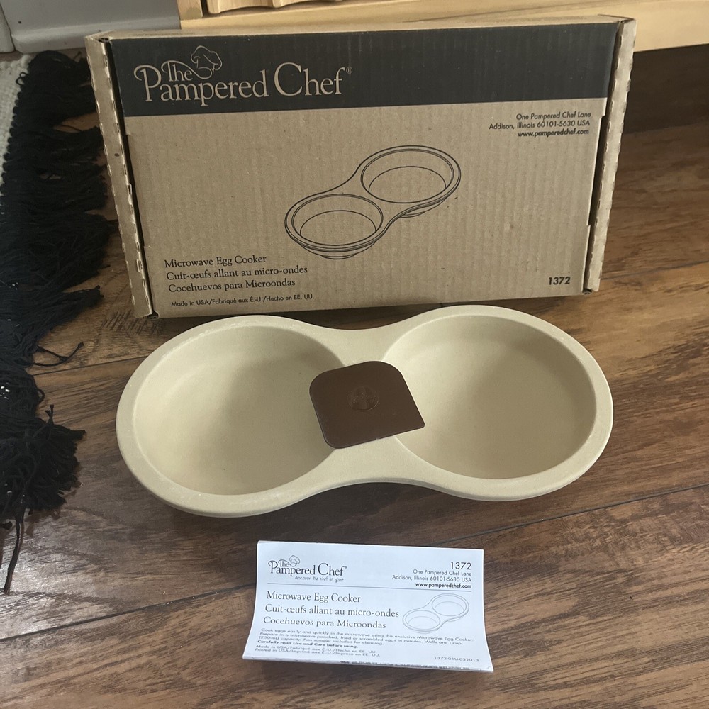Pampered Chef Stoneware Microwave Egg Cooker for 2 Eggs Model 1372 New in Box