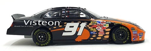 Action 1/24 Scale 107633 - Dodge Intrepid 2004 Visteon NASCAR #91 - Picture 3 of 5