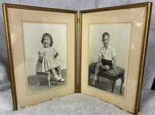 VTG 1950s Gold Tone Metal Bi-Fold Double Hinged Picture Frame with Glass/Photos