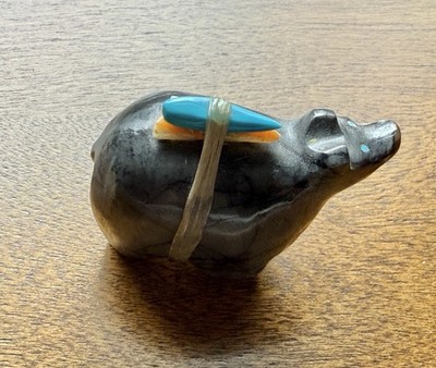 Vintage Zuni Hand Carved Serpentine Bear Fetish Medicine Bundle Turquoise Eyes