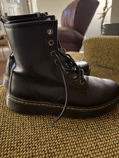 Stivali da combattimento Dr. Martens in pelle nera stringati da uomo US 6 UK 5 EU 38 US W7  