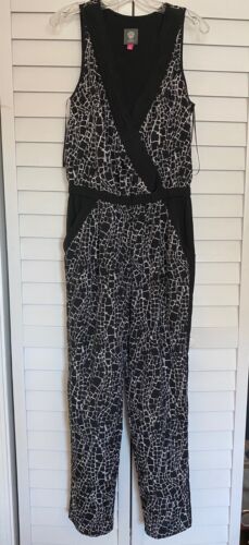 Vince Camuto jumpsuit sleeveless  blocked print black+white v-neck size 10 - Picture 1 of 8